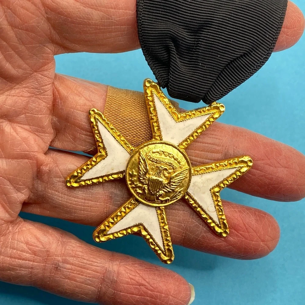 MASONIC Maltese White Cross Knights Templar Ribbon Enamel Badge Medal Pin